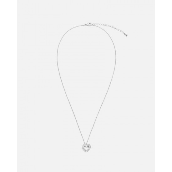 Women's chain with an attractive design in silver color