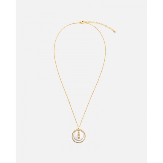 Women's chain with an attractive golden design