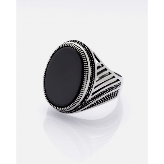 Classic men's silver ring with black Onx