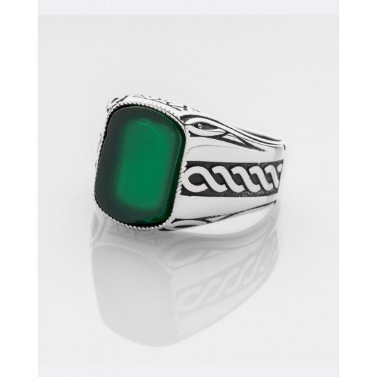 A sophisticated men's silver ring with green agate stone